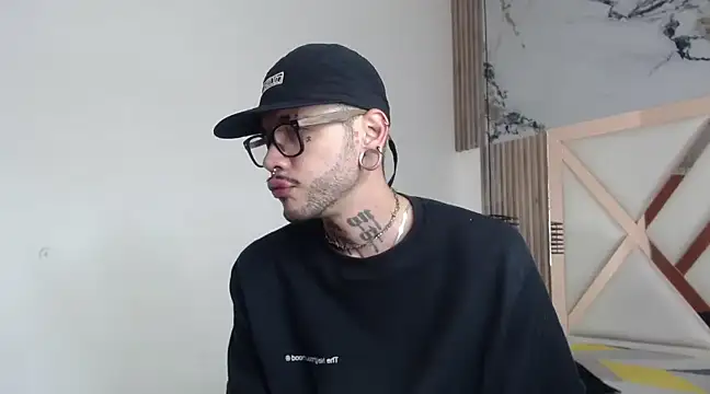 Snapshot of MurdockH chatting on 03/18/25, 08:28 MurdockH online show from 03/18/25, 08:28