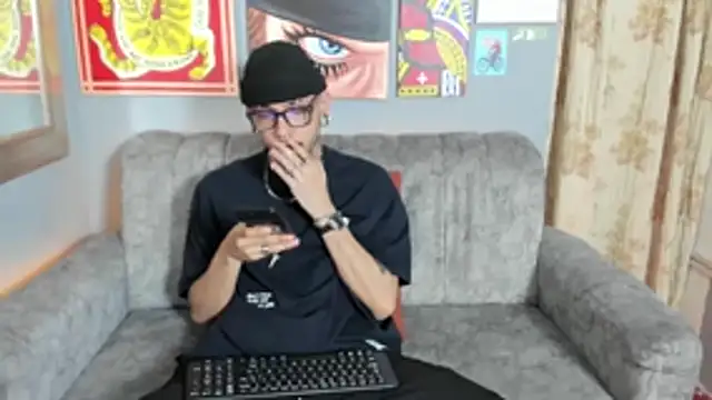 Snapshot of MurdockH chatting on 10/20/25, 03:52 MurdockH online show from 10/20/25, 03:52