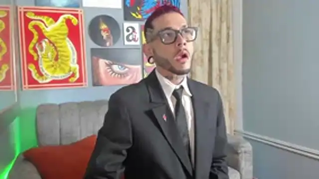 Snapshot of MurdockH chatting on 11/08/25, 04:05 MurdockH online show from 11/08/25, 04:05