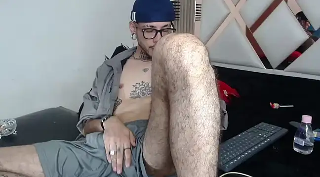 Snapshot of MurdockH chatting on 02/21/25, 05:13 MurdockH online show from 02/21/25, 05:13