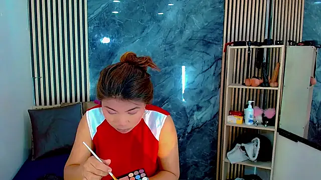 Isalombardi online show from 11/11/25, 03:34