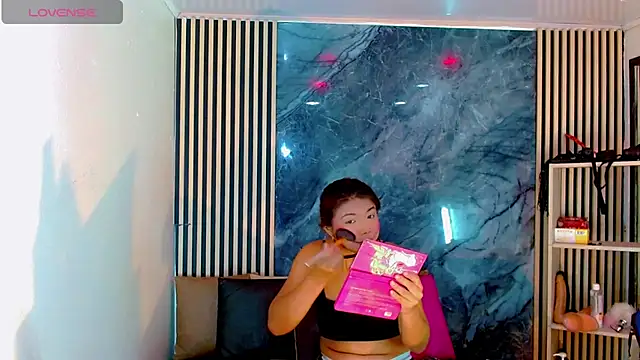 Isalombardi online show from 11/14/25, 03:54