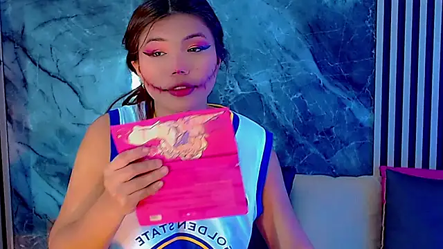 Isalombardi online show from 10/30/25, 03:27