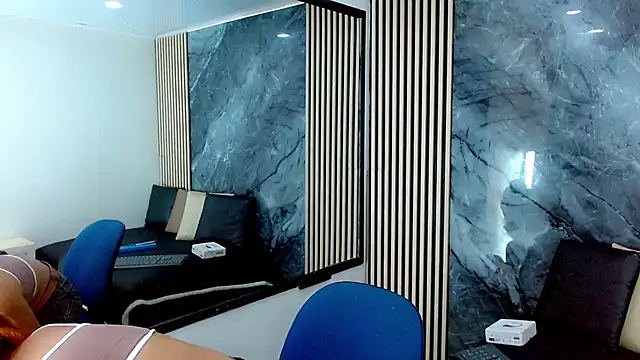 Isalombardi online show from 09/15/25, 04:13