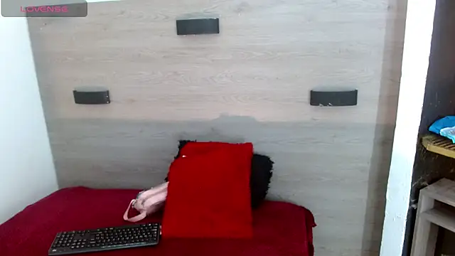 Isalombardi online show from 04/16/26, 02:34