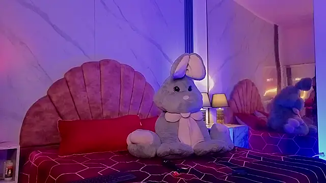 Layla Cullen online show from 11/08/25, 07:39