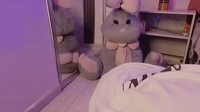 Layla Cullen online show from 11/11/25, 07:41