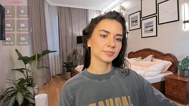 Snapshot of NicoleLuv chatting on 10/26/25, 01:11 NicoleLuv online show from 10/26/25, 01:11