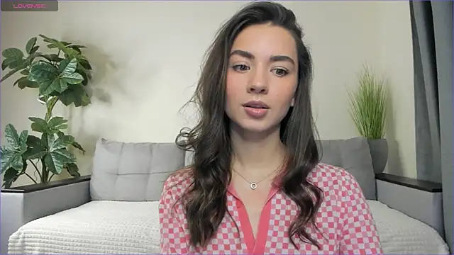 Snapshot of NicoleLuv chatting on 02/02/25, 01:08 NicoleLuv online show from 02/02/25, 01:08