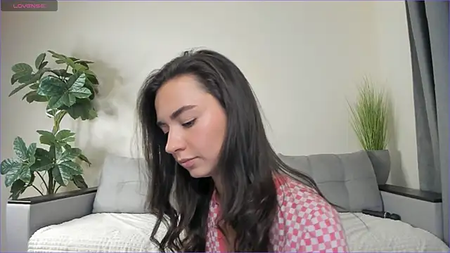 Snapshot of NicoleLuv chatting on 02/05/25, 04:14 NicoleLuv online show from 02/05/25, 04:14