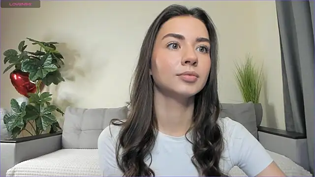 Snapshot of NicoleLuv chatting on 03/05/25, 01:06 NicoleLuv online show from 03/05/25, 01:06