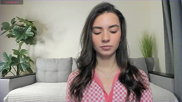 Snapshot of NicoleLuv chatting on 02/06/25, 01:10 NicoleLuv online show from 02/06/25, 01:10