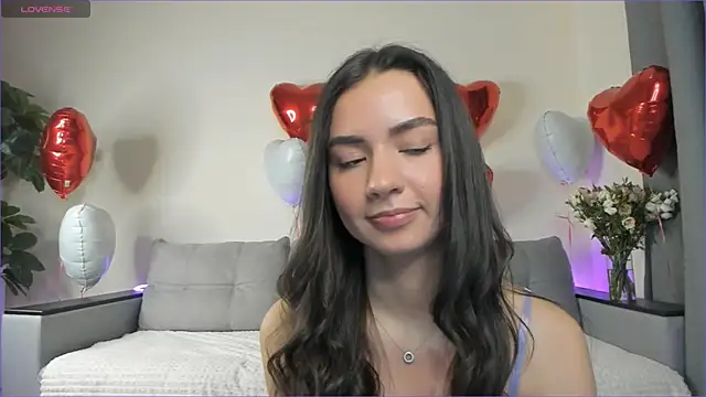 Snapshot of NicoleLuv chatting on 02/14/25, 04:09 NicoleLuv online show from 02/14/25, 04:09