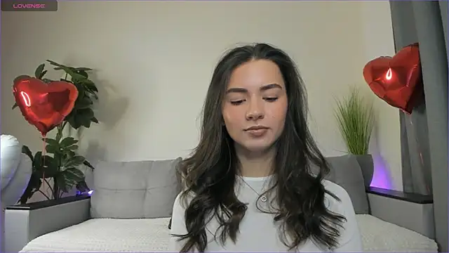 Snapshot of NicoleLuv chatting on 02/19/25, 01:06 NicoleLuv online show from 02/19/25, 01:06