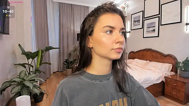 Snapshot of NicoleLuv chatting on 10/30/25, 01:09 NicoleLuv online show from 10/30/25, 01:09