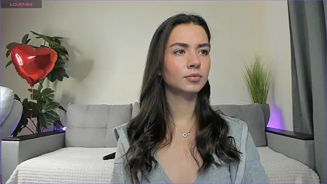 Snapshot of NicoleLuv chatting on 02/20/25, 01:08 NicoleLuv online show from 02/20/25, 01:08