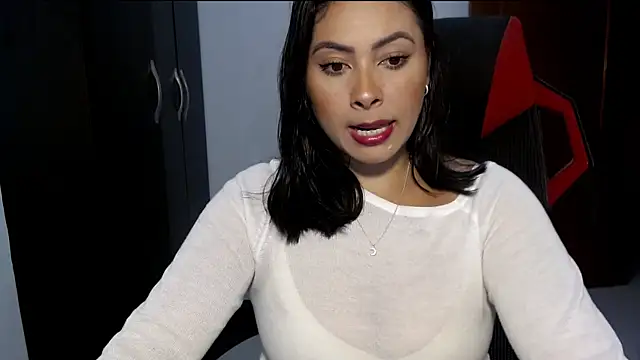 Snapshot of meghan2 chatting on 11/01/25, 03:57 meghan2 online show from 11/01/25, 03:57