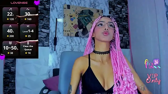 Queen Cuarxxo online show from 04/21/26, 11:44