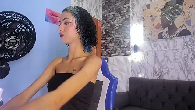 Snapshot of Queen_Cuarxxo chatting on 01/27/25, 11:43 Queen Cuarxxo online show from 01/27/25, 11:43