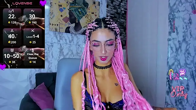 Queen Cuarxxo online show from 04/14/26, 12:04