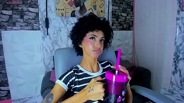 Queen Cuarxxo online show from 05/27/26, 01:57