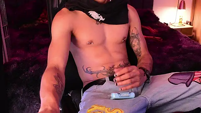Snapshot of DemonKush-- chatting on 07/16/26, 03:58 DemonKush-- online show from 07/16/26, 03:58