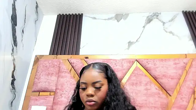 mia alvares online show from 05/06/26, 11:47