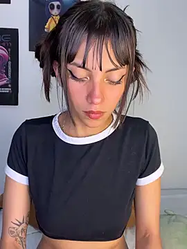 Snapshot of MiaGoth_ chatting on 06/02/26, 02:44 MiaGoth online show from 06/02/26, 02:44