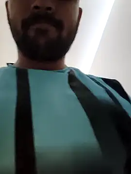 yourboy2000   online show from 10/10/25, 11:11