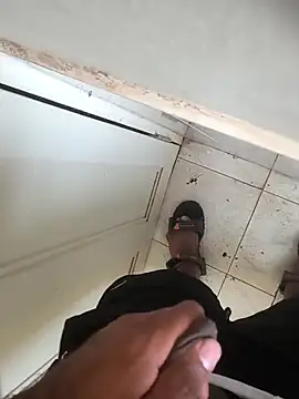 yourboy2000   online show from 09/27/25, 10:32