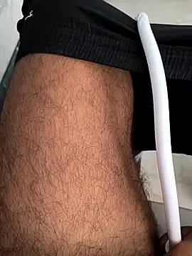 yourboy2000   online show from 09/12/25, 02:12