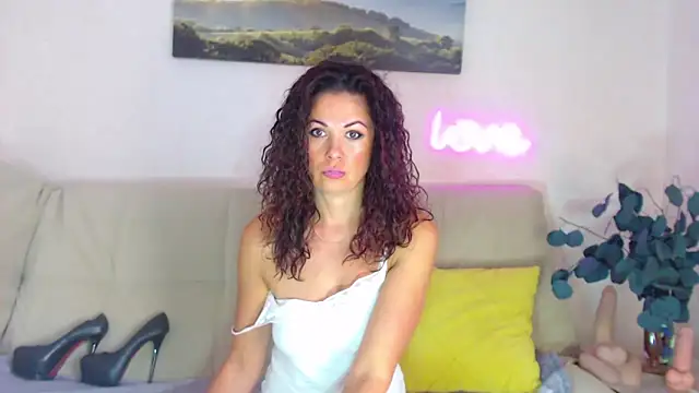 Snapshot of MariaModel chatting on 10/13/25, 07:54 MariaModel online show from 10/13/25, 07:54