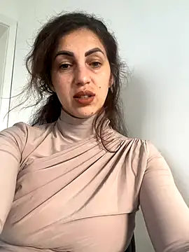 EmaSkyes online show from 10/22/25, 06:46