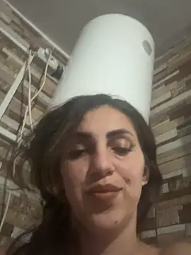 EmaSkyes online show from 10/10/25, 06:09