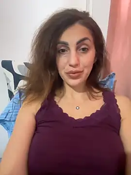 EmaSkyes online show from 11/21/25, 07:29