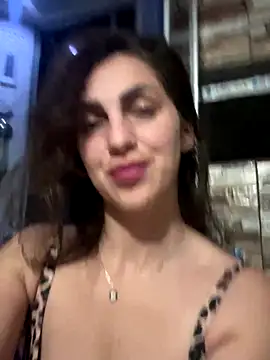 EmaSkyes online show from 11/01/25, 08:25