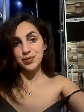 EmaSkyes online show from 11/10/25, 07:19