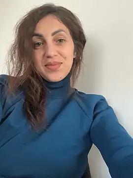 EmaSkyes online show from 10/21/25, 06:35