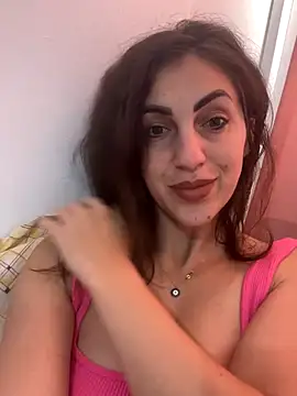 EmaSkyes online show from 10/10/25, 05:41