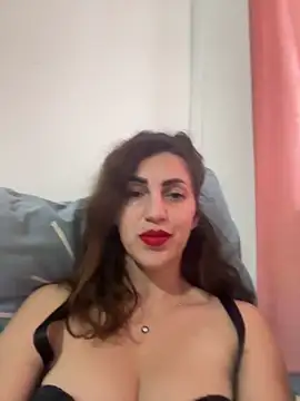 EmaSkyes online show from 11/07/25, 07:24