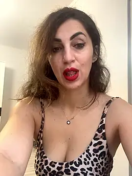 EmaSkyes online show from 11/27/25, 07:20