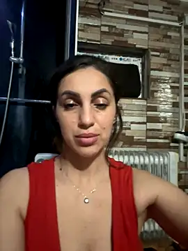 EmaSkyes online show from 12/04/25, 07:13