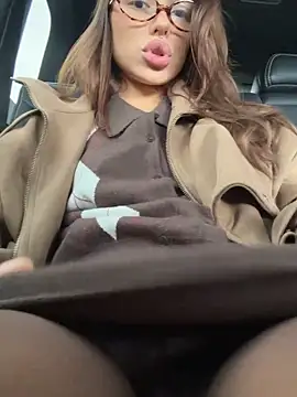 Leila Brooklyn online show from 04/26/26, 10:23