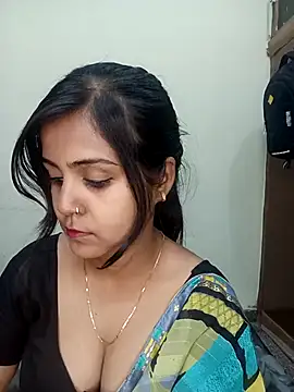 Miss-Riyasingh online show from 04/18/26, 05:26