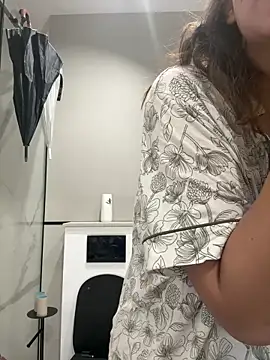 BelleSkye online show from 10/20/25, 03:19