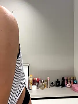 BelleSkye online show from 10/16/25, 03:26