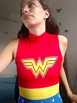 aurelialux online show from 10/30/25, 09:55