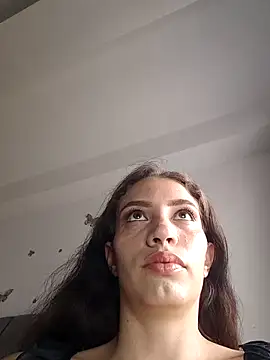 aurelialux online show from 09/19/25, 09:41