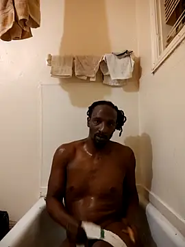 Snapshot of DaBishoo chatting on 12/18/25, 02:27 DaBishoo online show from 12/18/25, 02:27