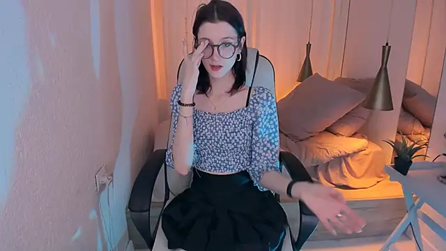 Lil Melanie  online show from 12/09/24, 10:43